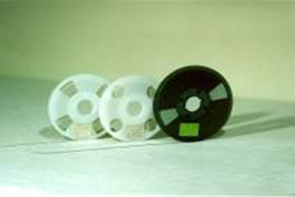 異方性導電膜 （Anisotropic Conductive Film, ACF)